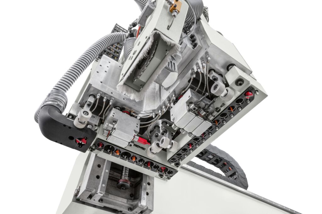 SCM new entries for CNC machining centres and flexible drilling at